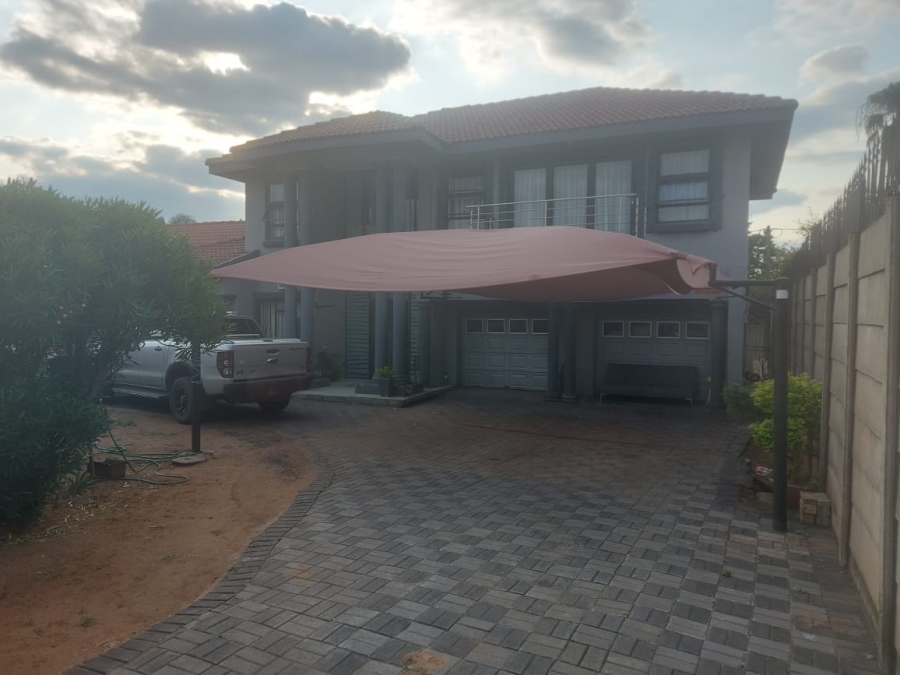 4 Bedroom Property for Sale in Oos Einde North West
